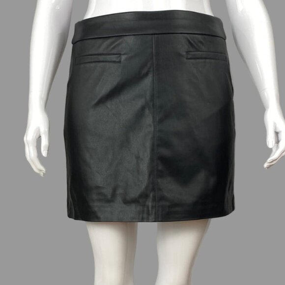 RW&Co short faux leather skirt - Picture 1 of 8